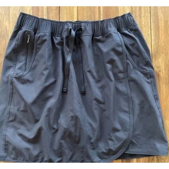 PATAGONIA SKORT SIZE S - Picture 3 of 3